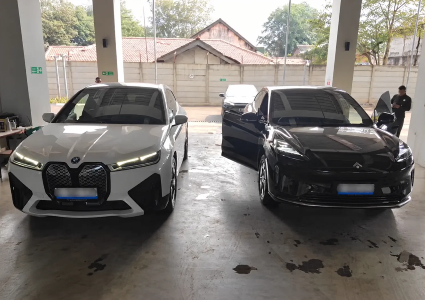 Ilustrasi mobil sitaan di gedung KPK