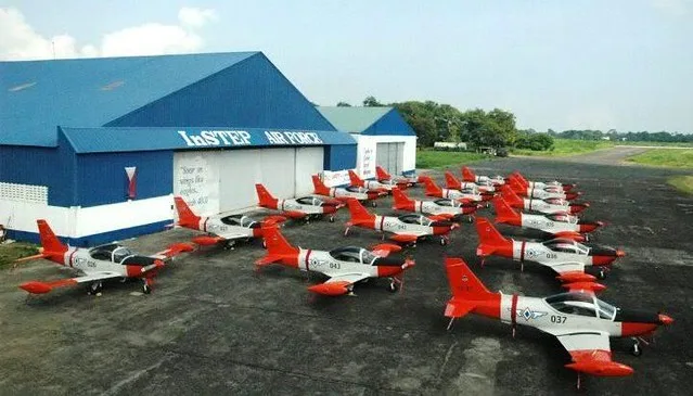 Dua Pesawat Latih SF-260 AU Filipina Jatuh di Batangas, Empat Pilot Tewas